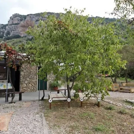 Vakantiehuis Robinson House On The Beach Sumartin