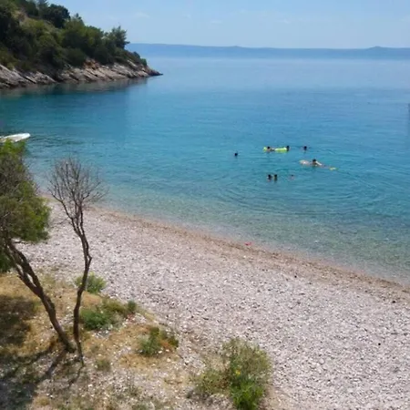 Robinson House On The Beach Vakantiehuis Sumartin